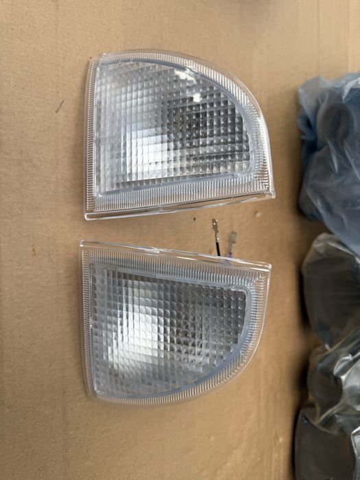 Vand semnalizari far( zambetul lu iliescu) Dacia 1310/Papuc/2000