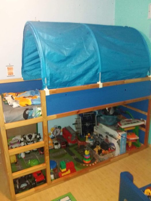 Pat Kura  cu saltea de la ikea