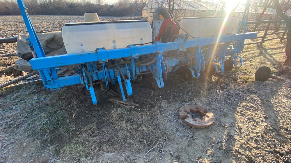 Semanatoare porumb pe discuri  Monosem 6 randuri