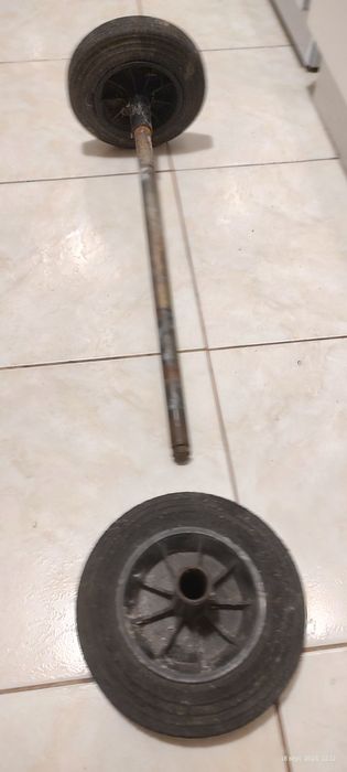 Vând roți cu osie pentru tomberon