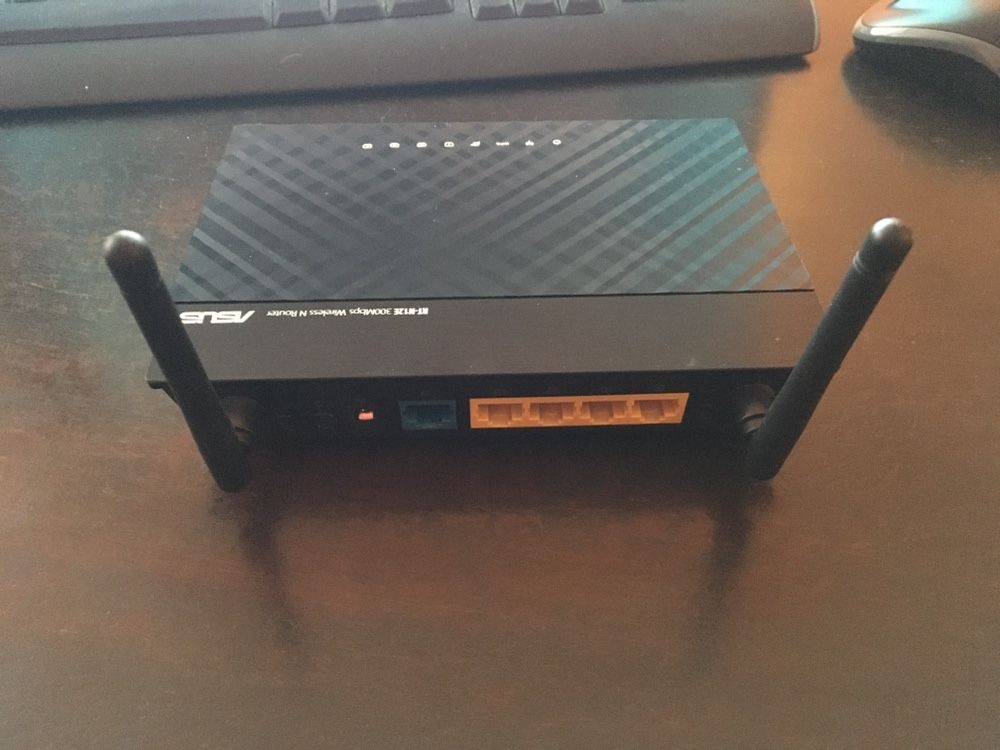 Router Asus N300 RT-N12E