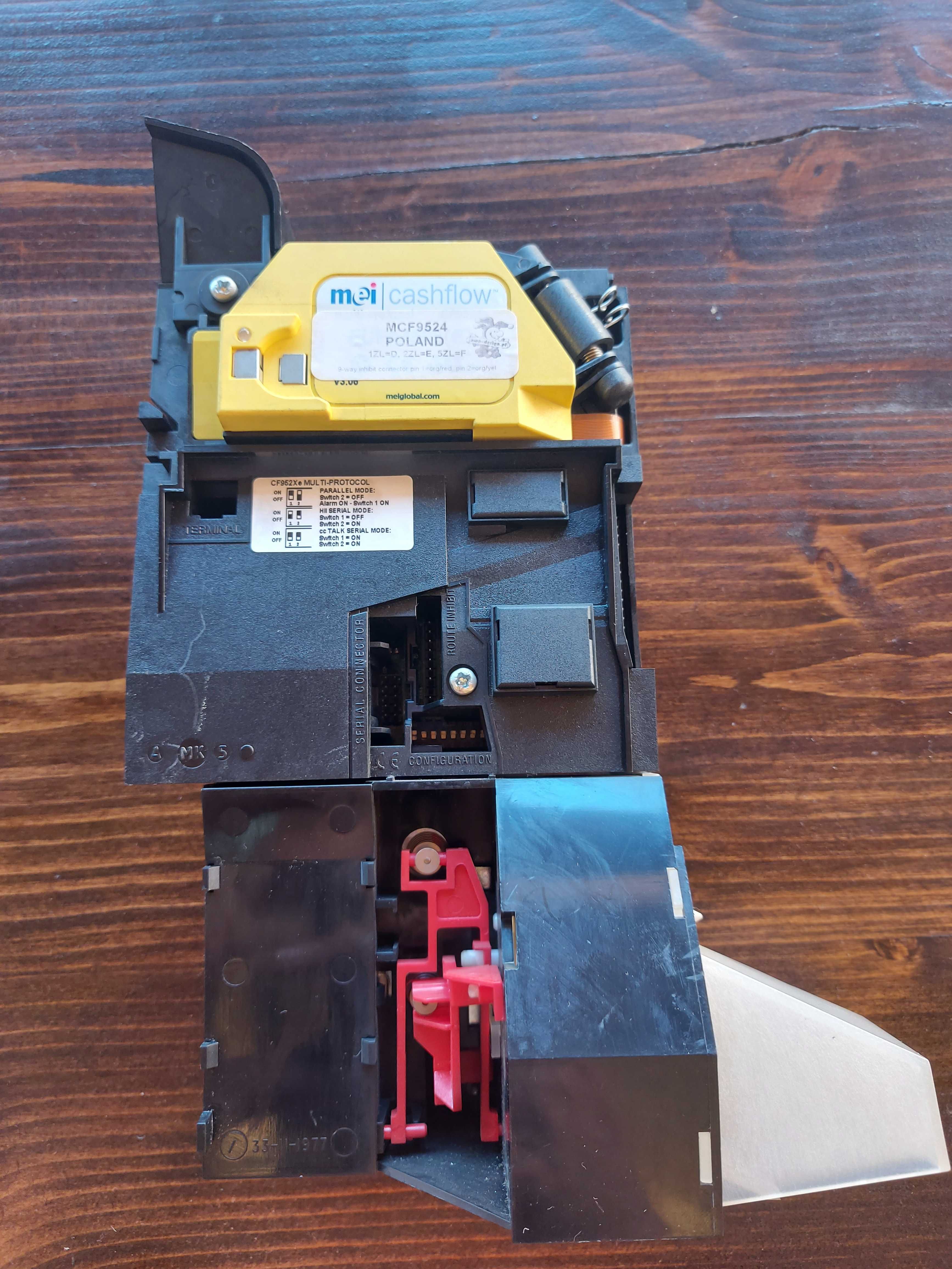 Монетник Coin acceptor MEI CashFlow 9524