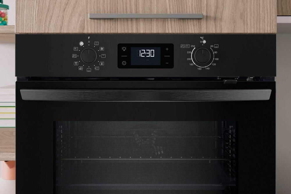 Фурна за вграждане PRIVILEG PBA285PU1K