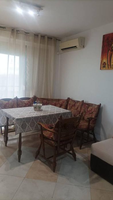 Дава се под наем Тристаен апартамент в Бургас, Сарафово - 70 кв.м за 510 € - Снимка #2