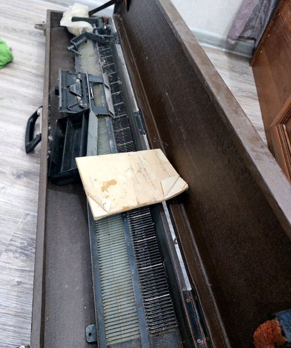 Продажа вязальной машинки Neva-2