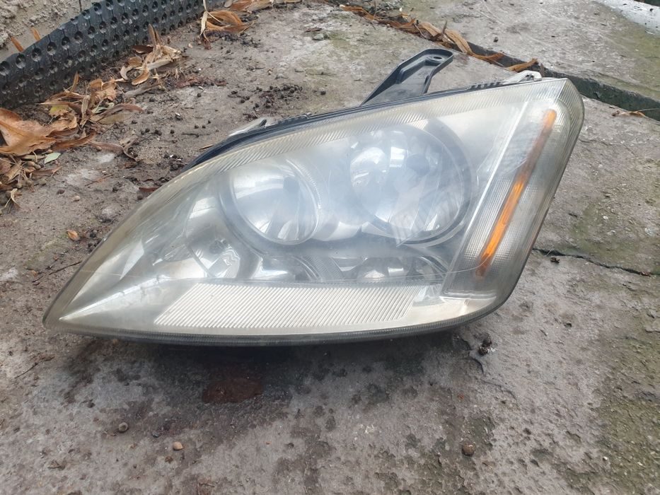 Оригинален фар ФОРД ФОКУС HELLA 2004-2007г