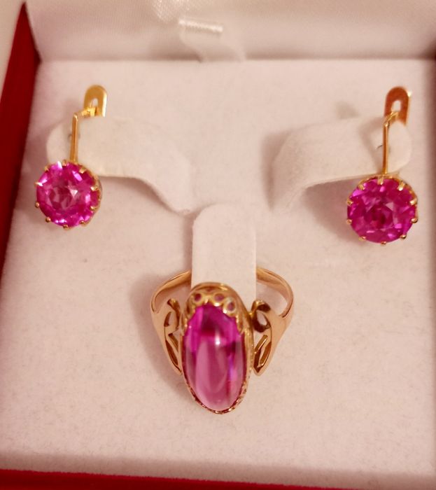 Украшения из золота