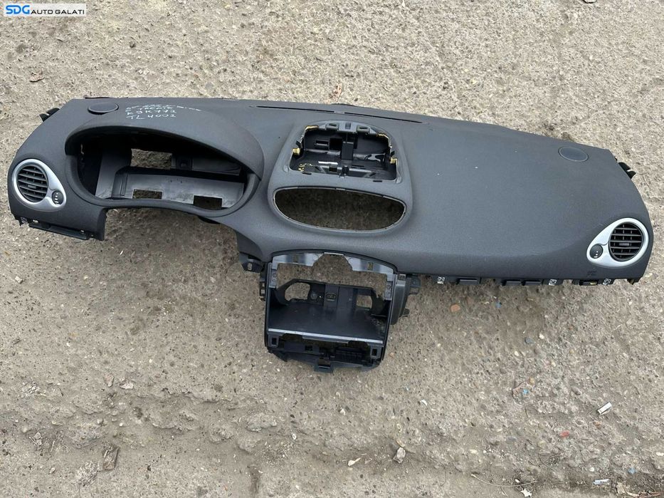 Carcasa Plansa Bord Goala Dezechipata Renault Clio 3 2005 - 2014 [X3064]