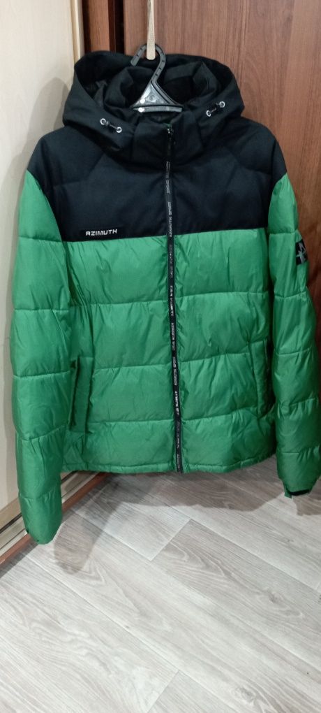 Продам куртку зимнюю  б/у фирмы Azimuth