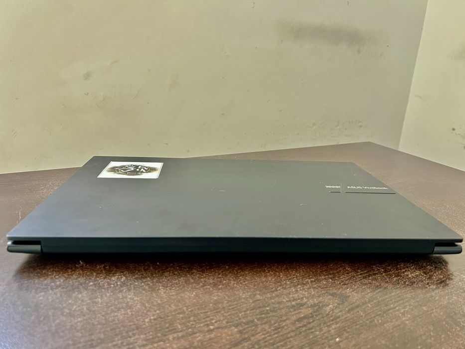 Laptop Asus Vivobook 17 X1704VA-i7/ 16 GB RAM -1 TB SSD