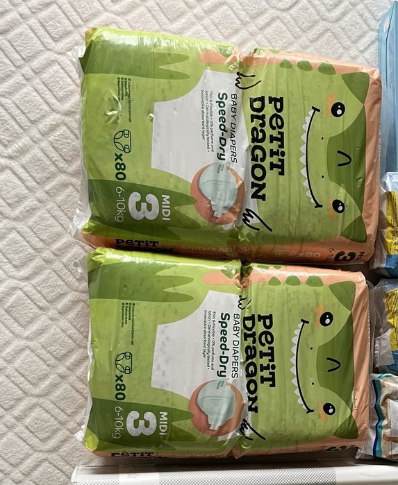 Vând 160 bucăți scutece nr 3, 6-10 kg