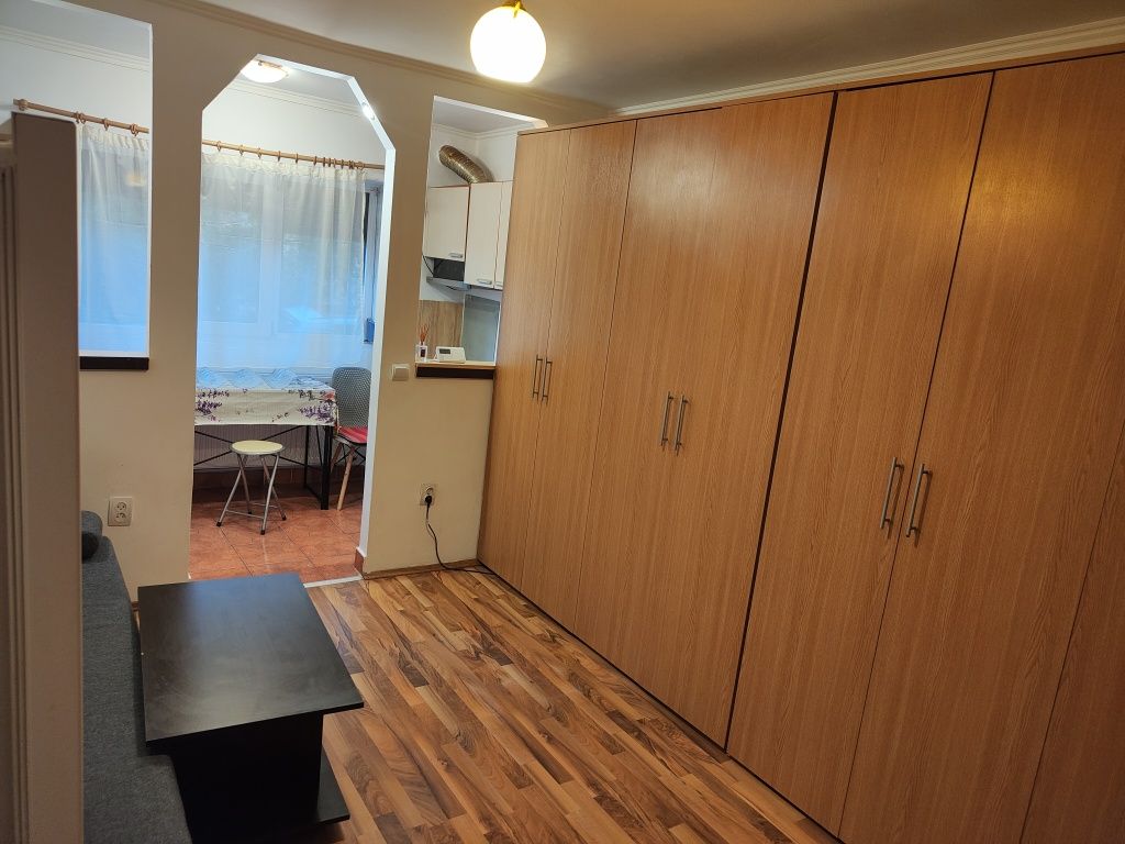 Închiriez apartament in regim hotelier