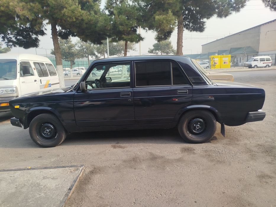 Vaz 2107 sotiladi
