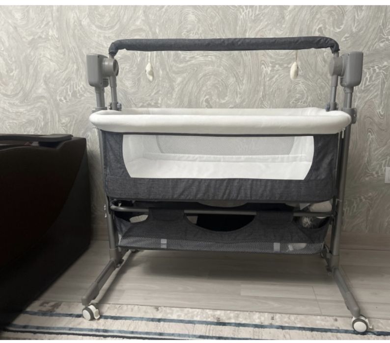Приставная кроватка, манеж