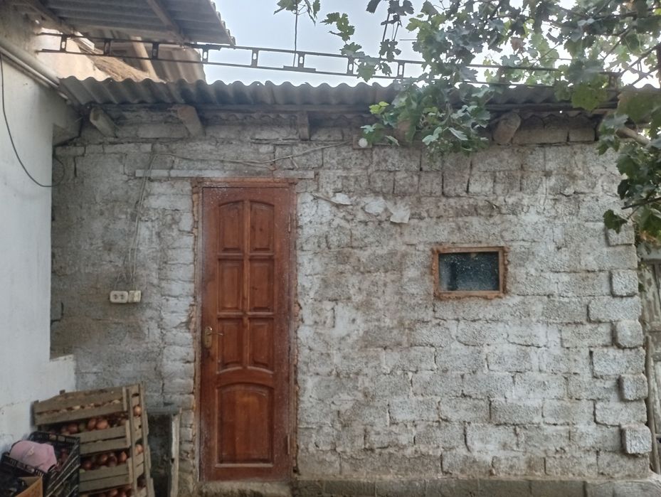 Uy sotiladi 15 sotix maktabga yaqinroq