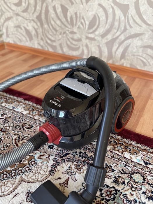 Пылесос Bosch BGS2UPWER3