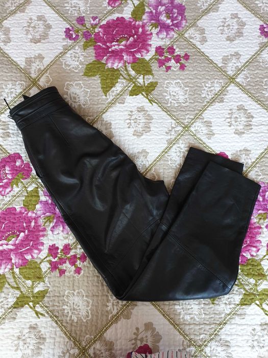 Pantaloni talie inalta negri piele naturala