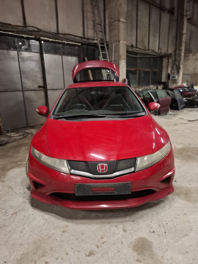 Dezmembrez Honda Civic VII Type R Fn2