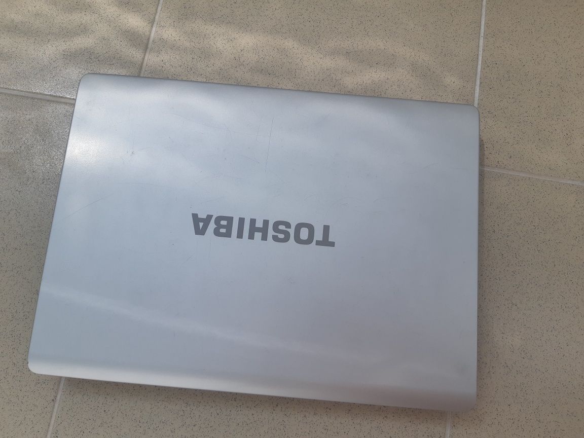 Лаптоп Toshiba Satellite L300