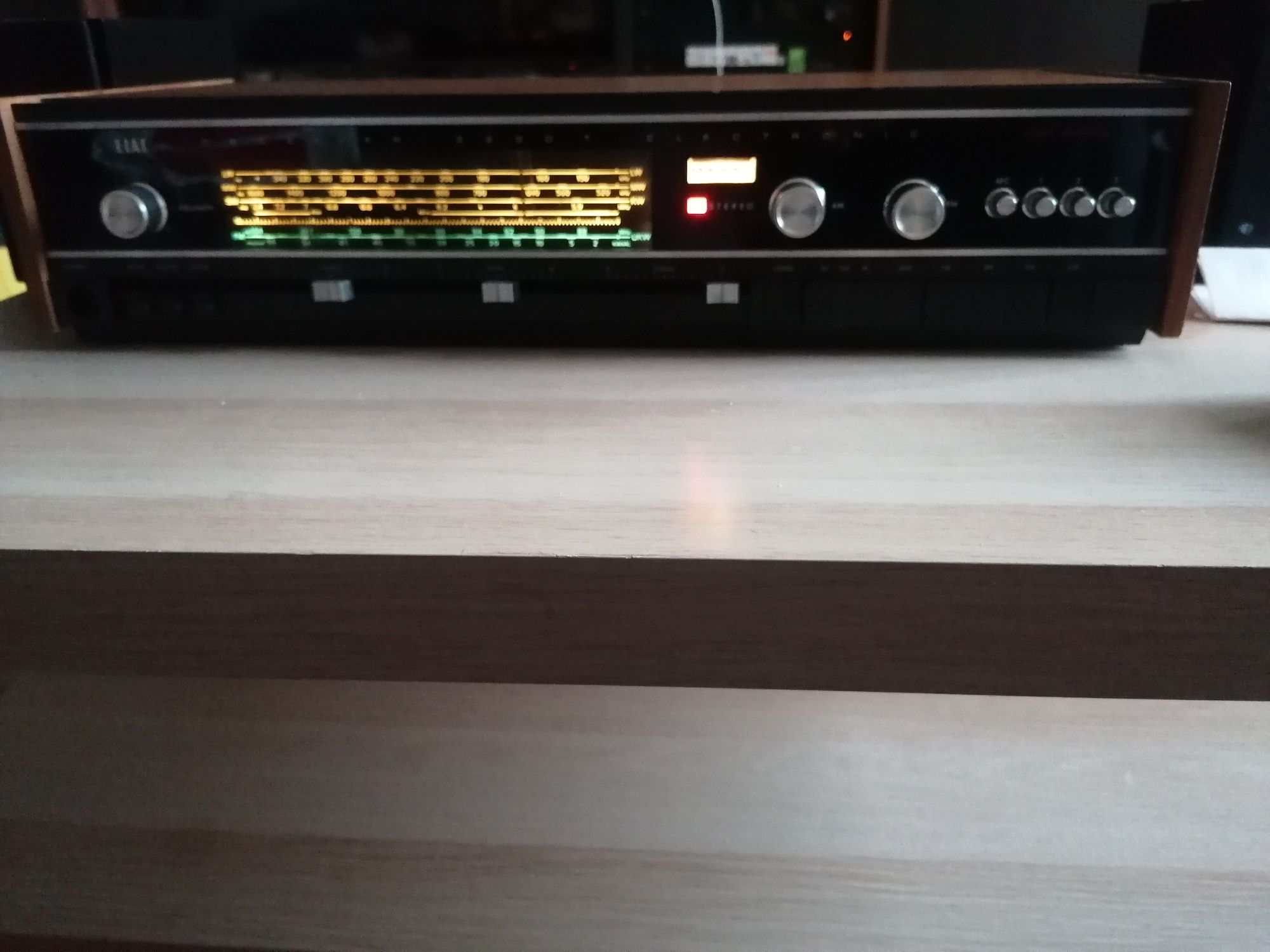 Receiver vintage Elac  2200T