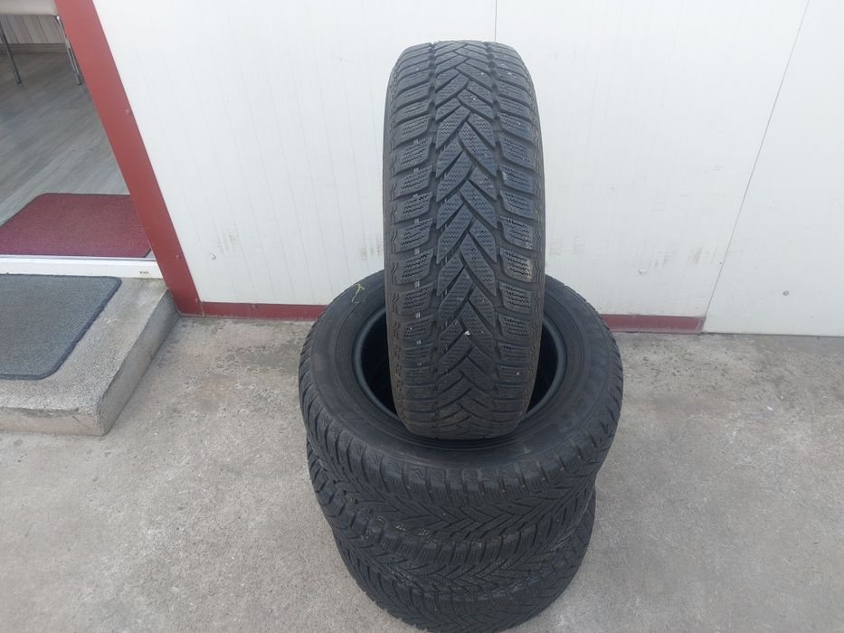 100 lei bucata! Set anvelope M+S/IARNA 195 65 15 Dunlop! 7 mm