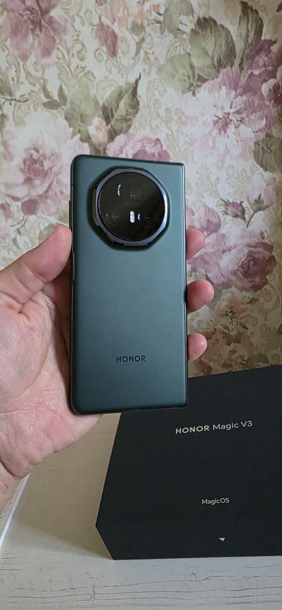 HONOR Magic V3 самый тонкий телефон в мире.
