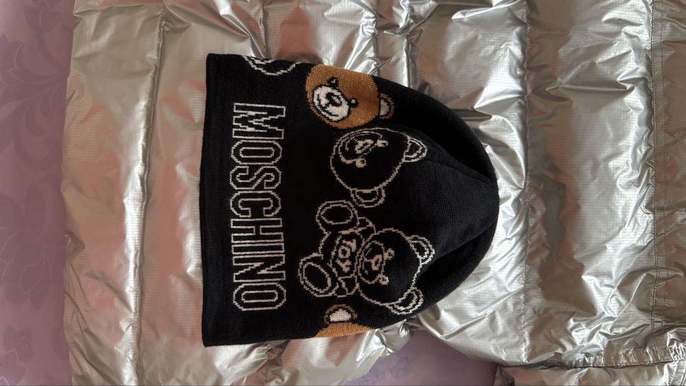 Оригинальная шапка Moschino (первая линия) самая дорогая