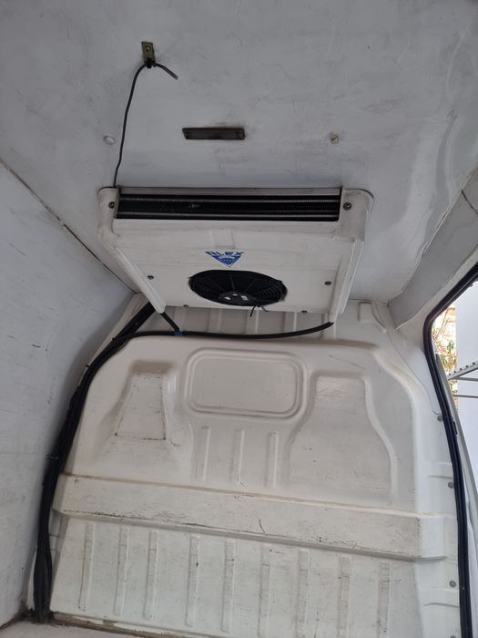 Vând FORD TRANSIT Conect  2000€