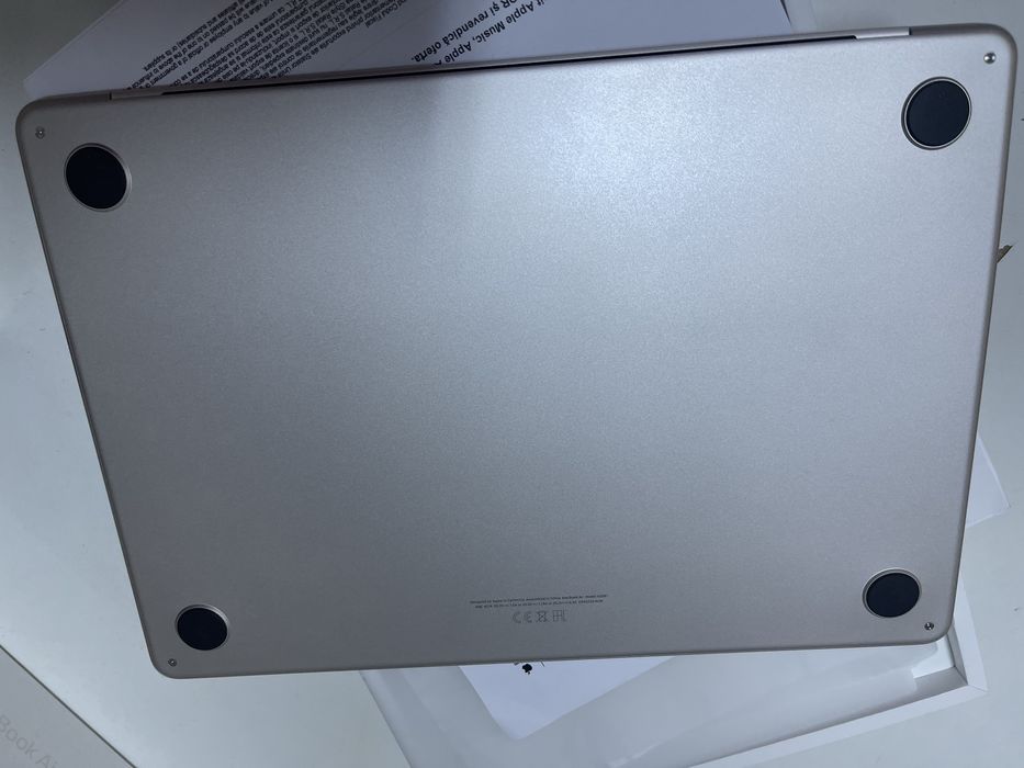 Macbook Air 13 inch M2