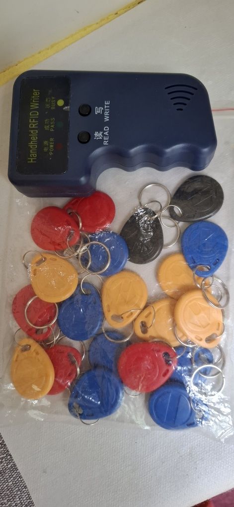 Copiator Cartelă RFID 125kHz plus 20 taguri