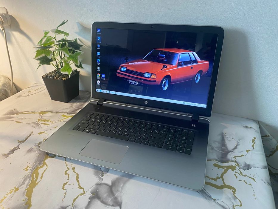 HP с большим 17.3 дюймовым экраном/две видеокарты/SSD