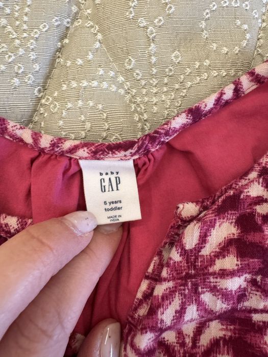 Рокля на Gap размер 5