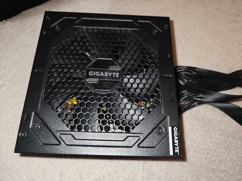 Gigabyte P1000GM 1000w 80 plus gold PSU захранване