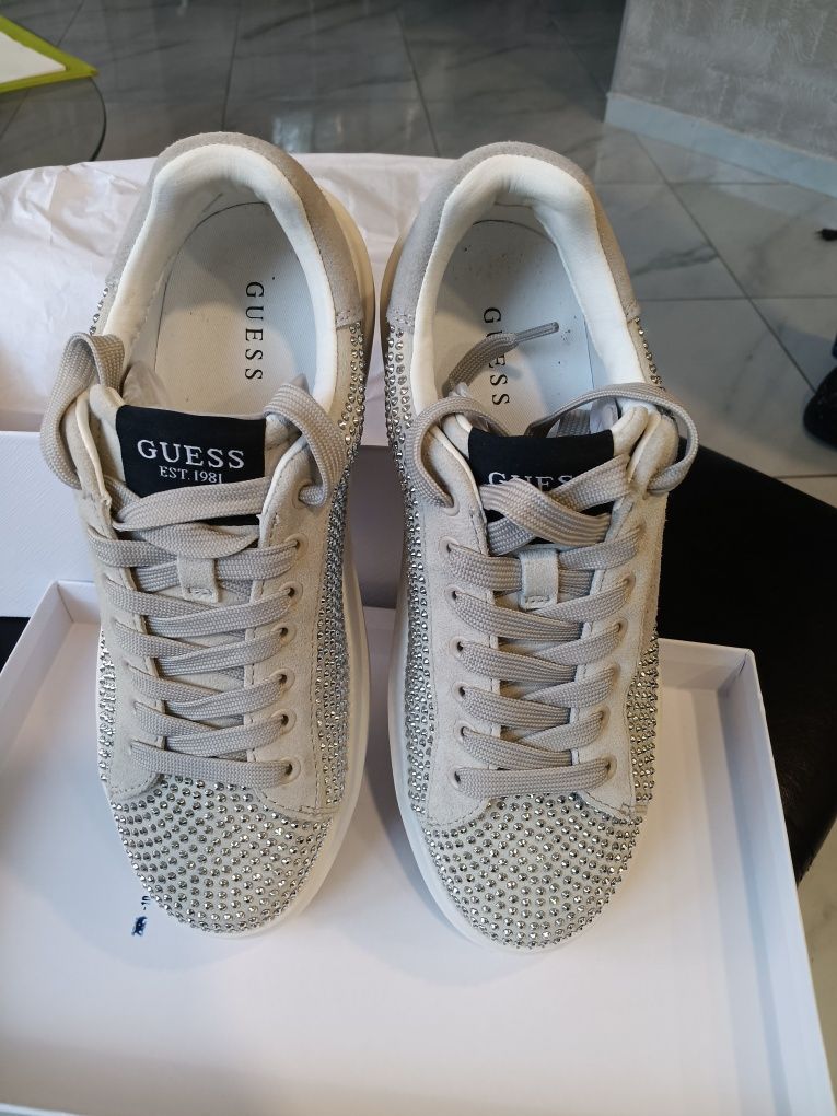 Дамски кецове Guess 39 номер