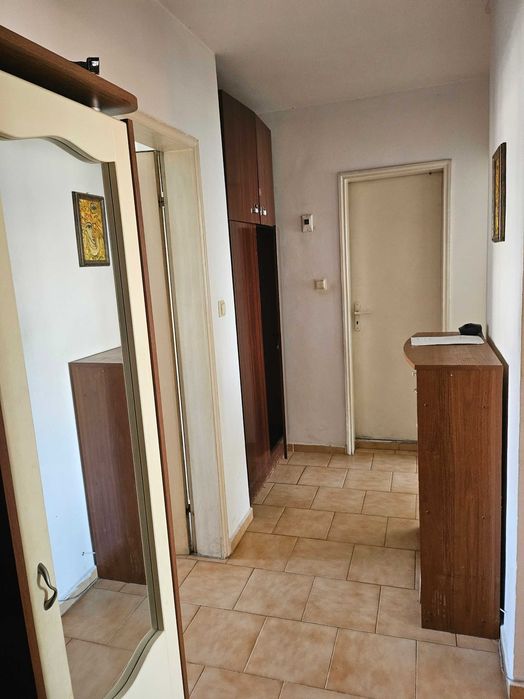 Тристаен, тухлен до Зимно кино Тракия