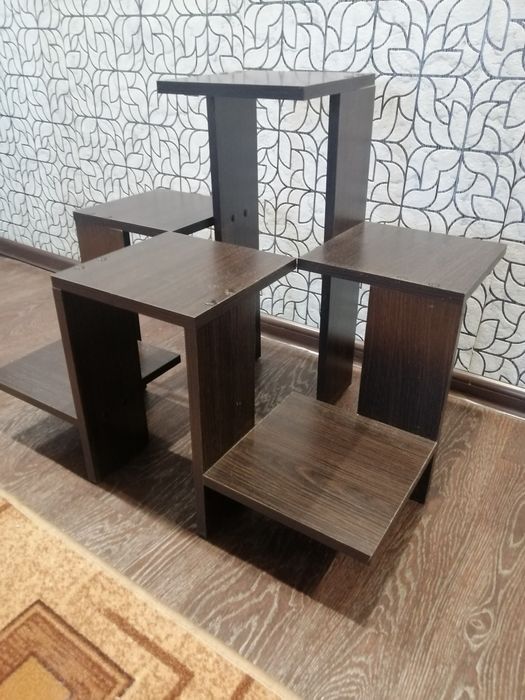 Напольная полка для цветов.