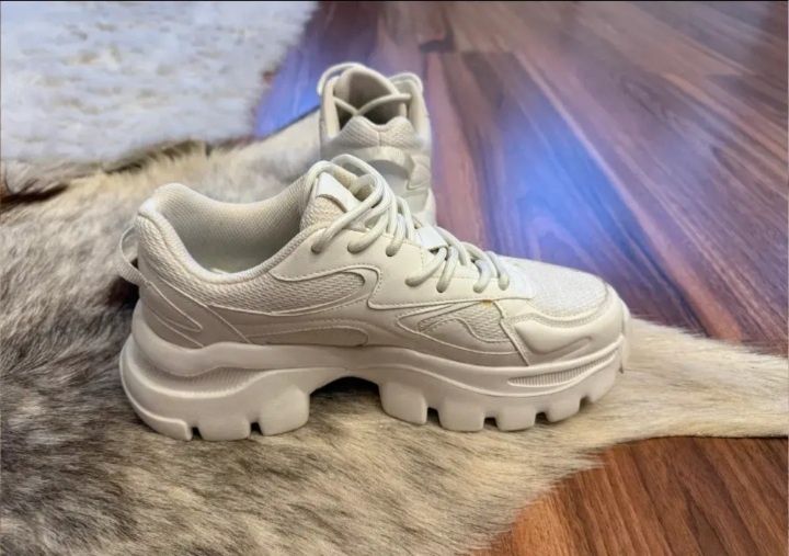 Adidași Bershka White 41