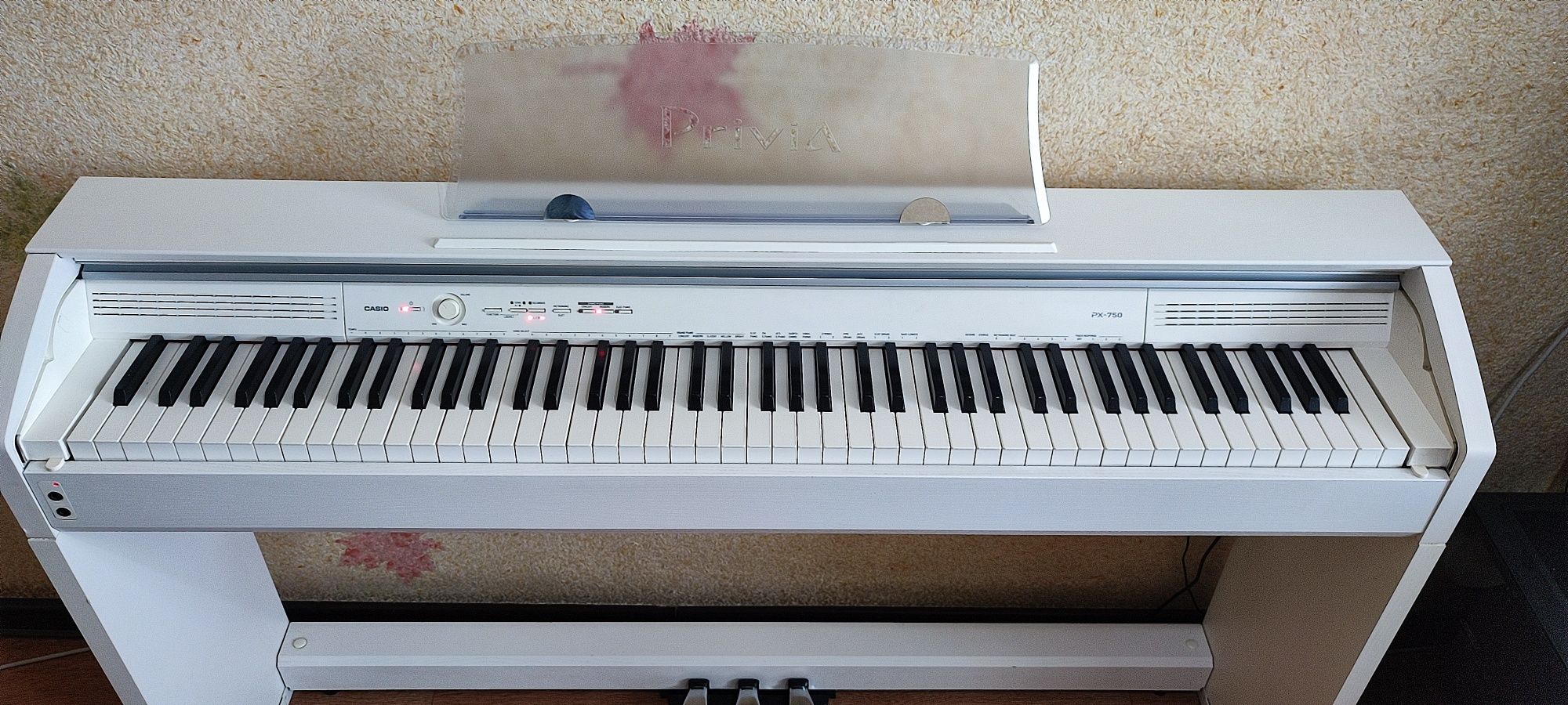Продается пианино CASIO Privia PX-750