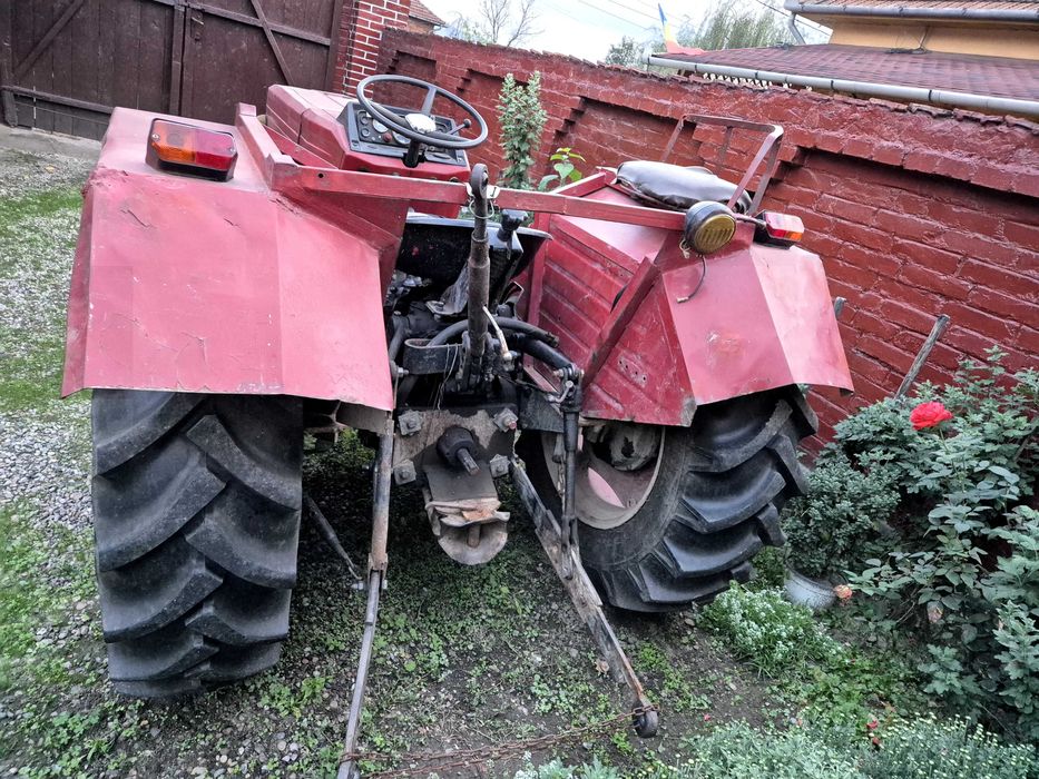 Vand tractor utb 55cp( 5500euro negociabil)