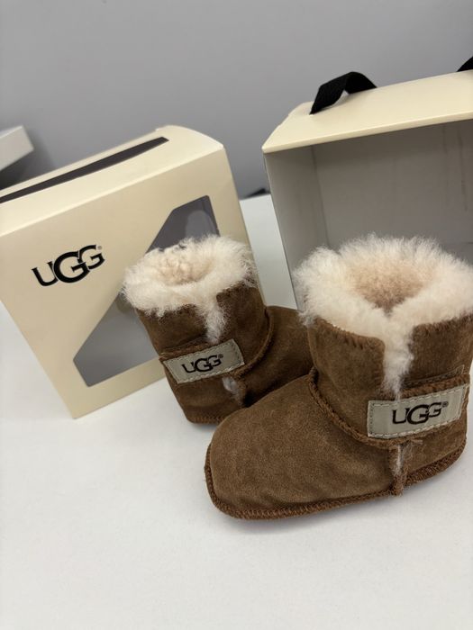Ghete noi  in cutie UGG bebelusi marimea S - 12 luni