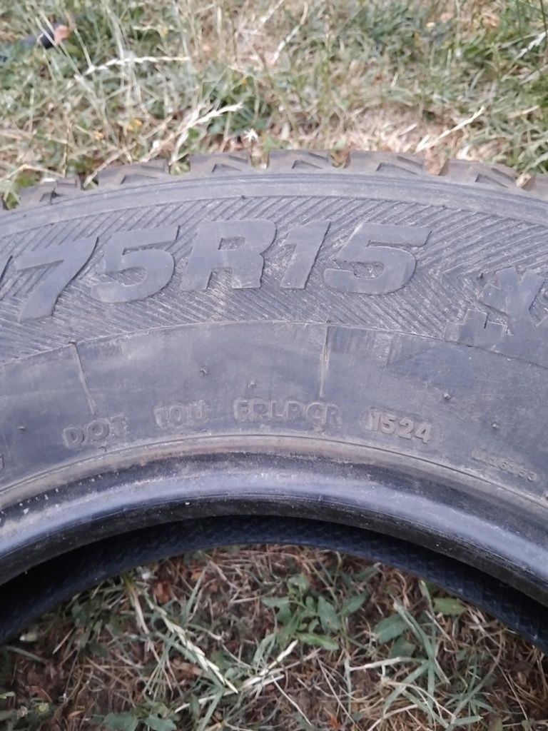 Зимни гуми 215/75/15 дот 24
