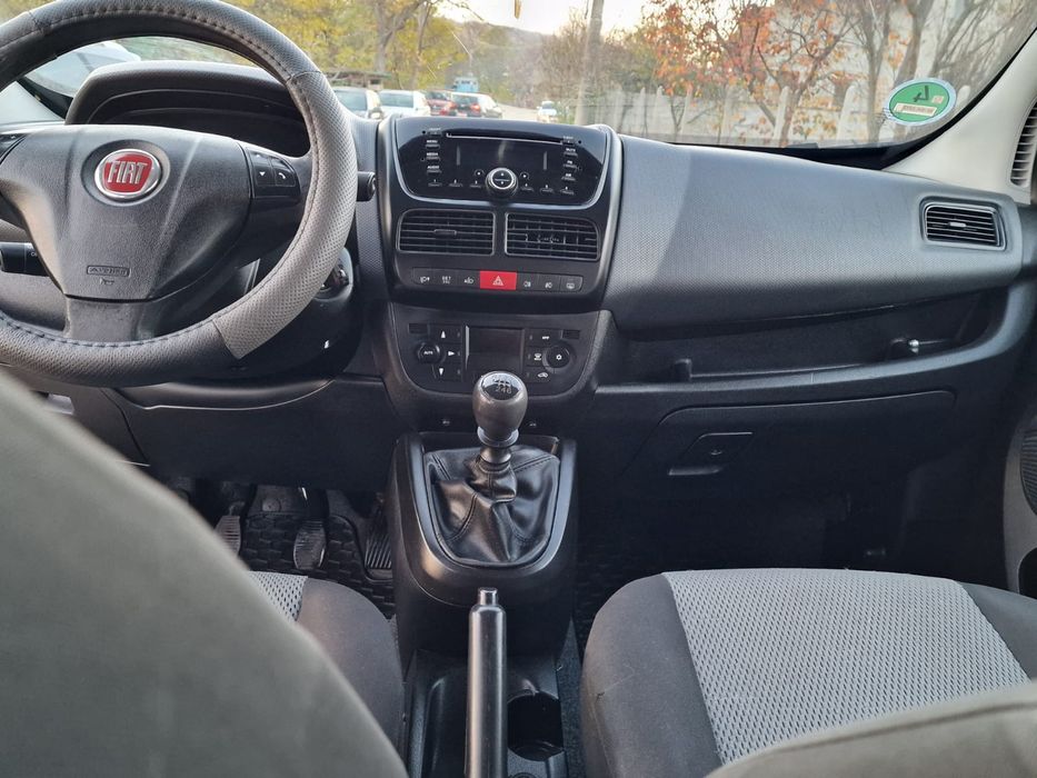 Vând FIAT DOBLO 2.0 Motorina 135 C.P E 5 180000km