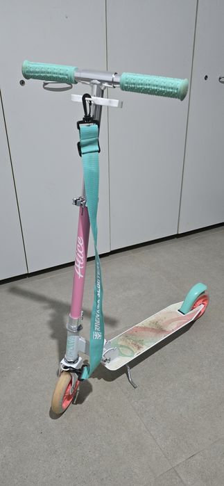 Trotineta Raven pentru fete