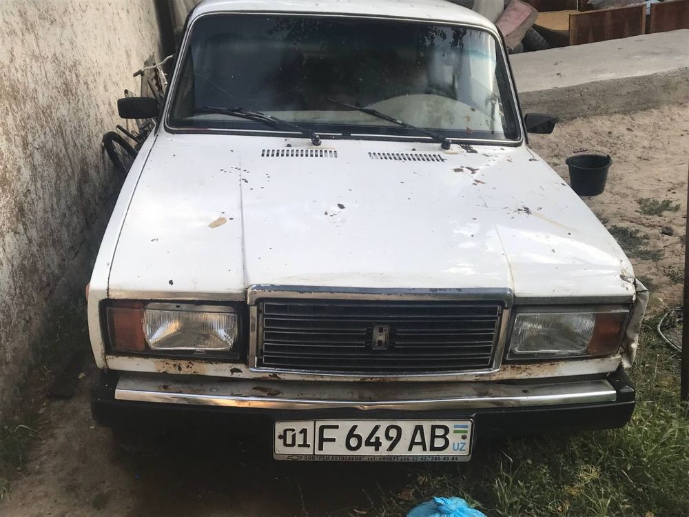Vaz 2107 sotiladi