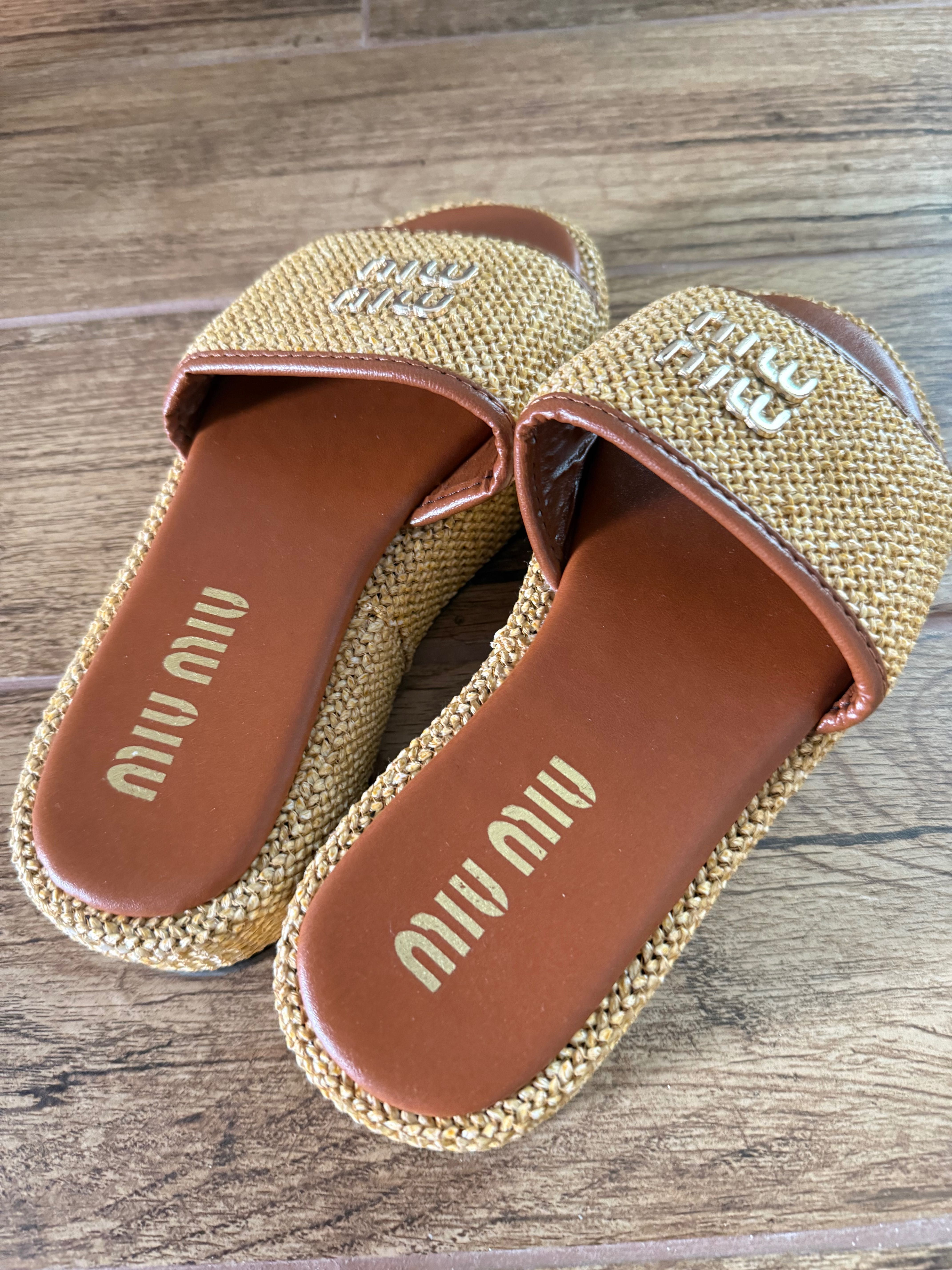 Плажни чехли Miu Miu