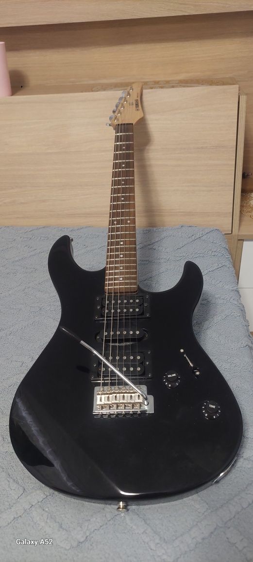 Електрическа китара (YAMAHA erg 121)