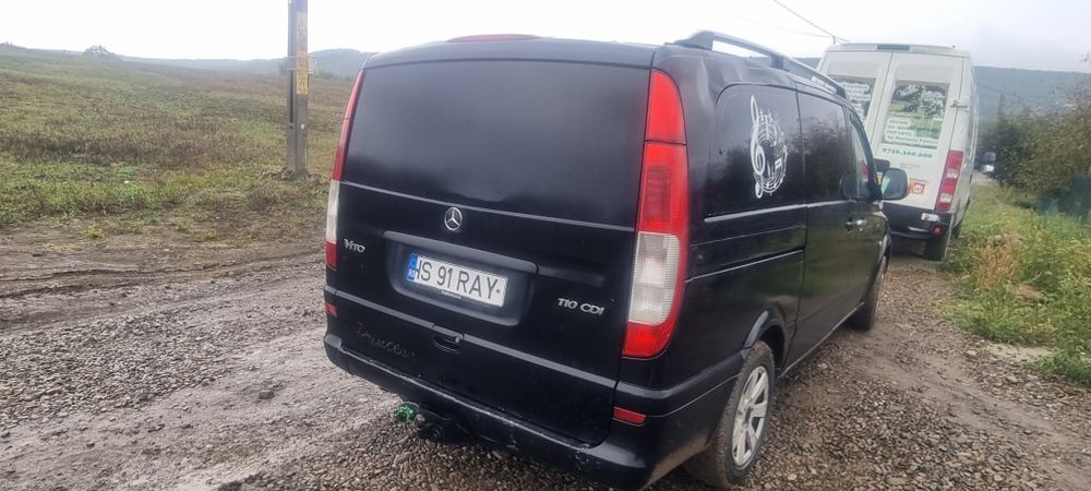 Vand sau schimb -Mercedes  vito 8+1 volan dreapta