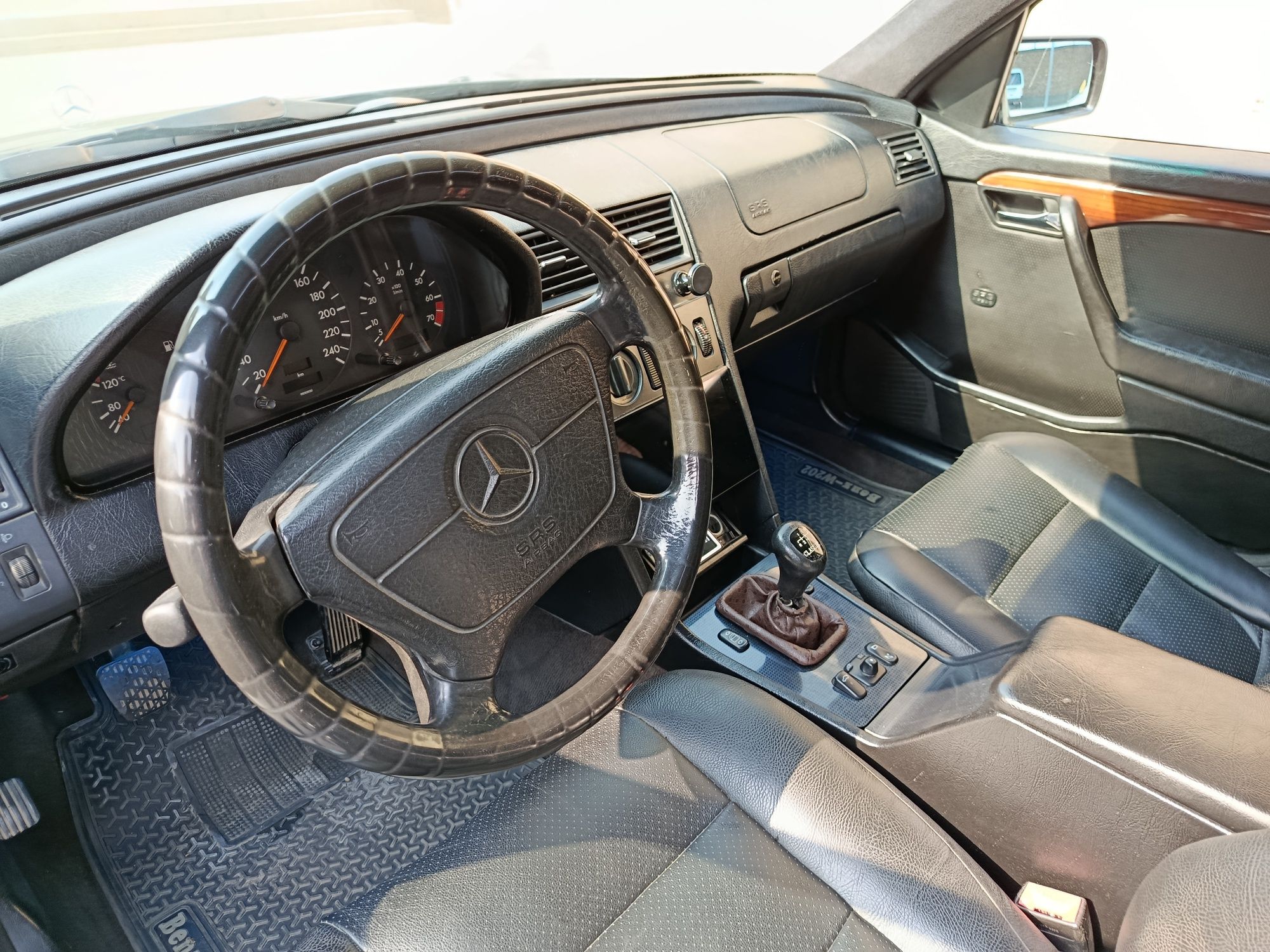 Мерседес сотилади W202