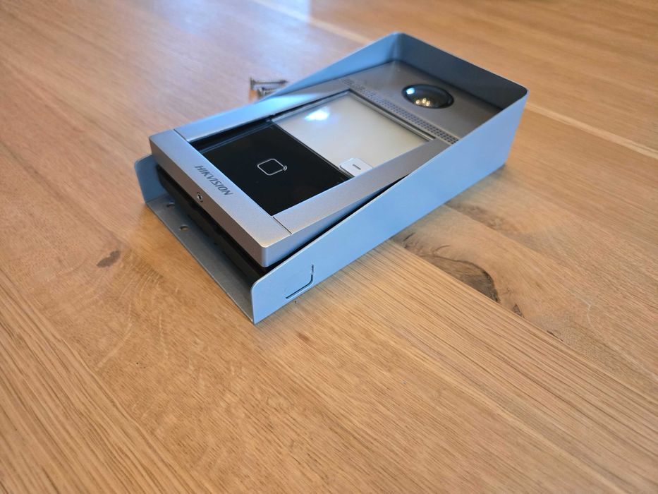 Hikvision DS-KV8113-WME1(B) • 2MP, Wi-Fi, PoE/12V, IP65/IK08