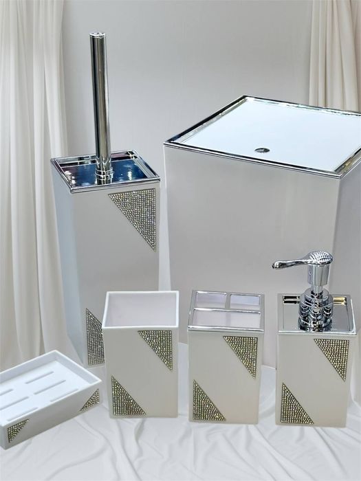 Набор аксессуаров для ванной с дизайном